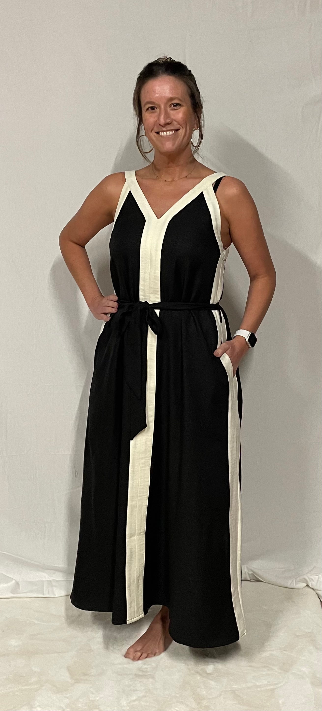 V-neck Black/Cream Maxi